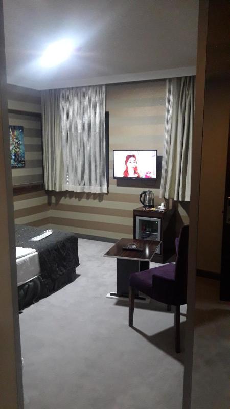 Large Single Room image 4