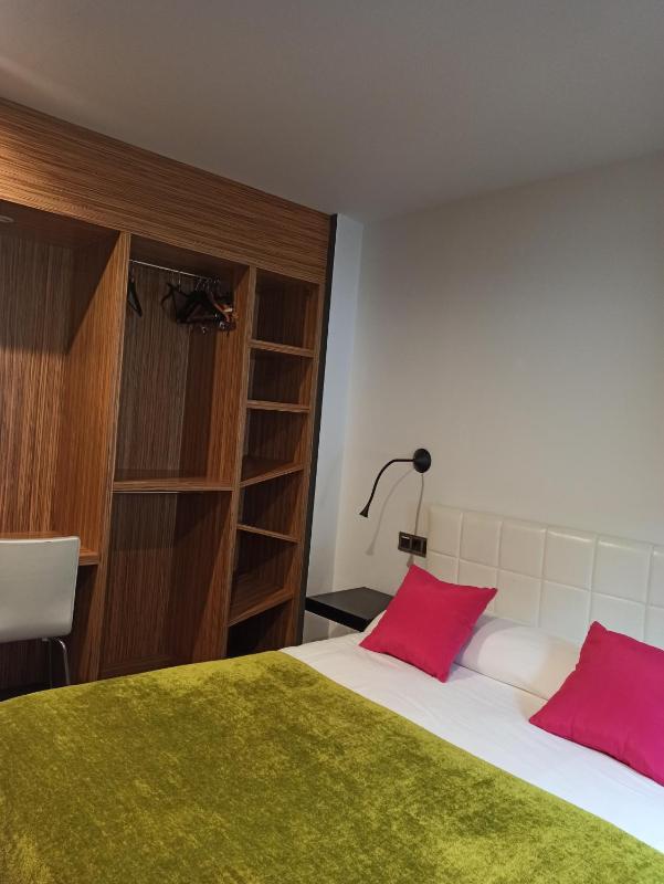 Double Room image 1