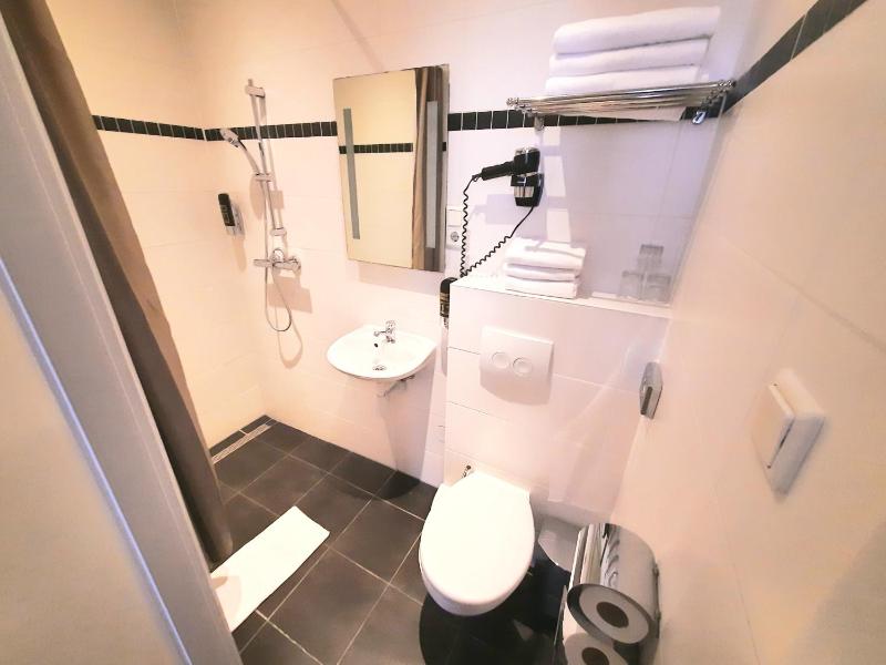 Triple Room image 2