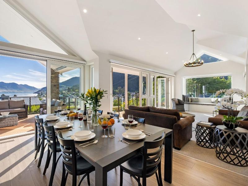 Stonehill Villa - 5 Bed - image 41