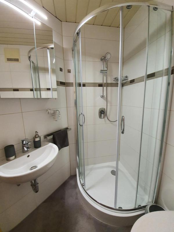 Standard Double Room image 3