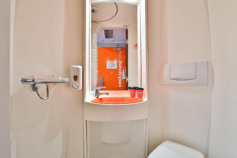 Small Double Room image 2