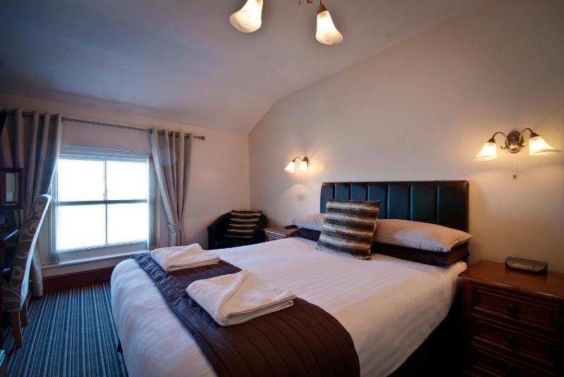 Double Room with Sea View image 3