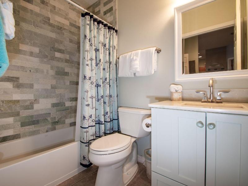 Harborview Grande 803 - image 21
