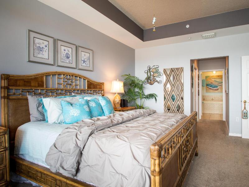 Harborview Grande 803 - image 30