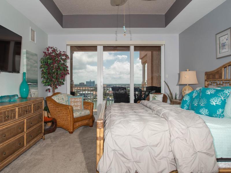 Harborview Grande 803 - image 17