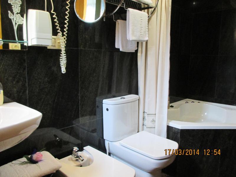 Double Room with parking included image 3