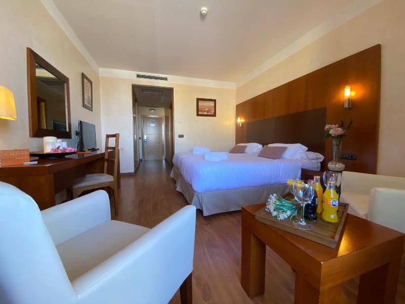 Double or Twin Room with Extra Bed image 3