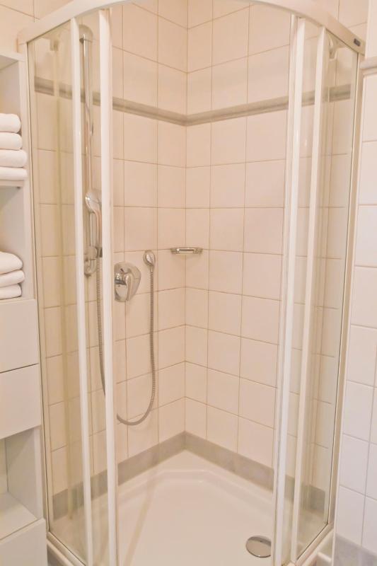 Two-Bedroom Apartment (2-3 Adults) image 3