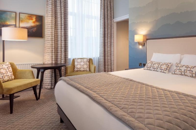 Standard Double / Twin Room image 3