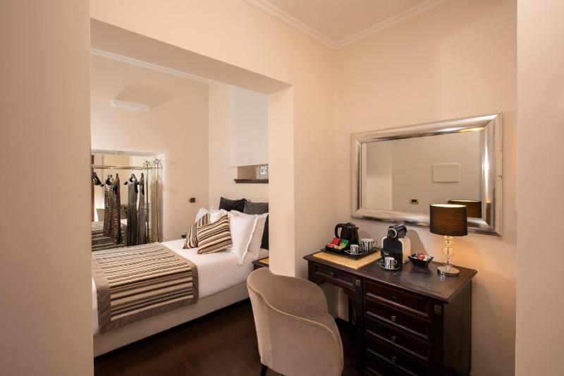 Standard Single Room image 3