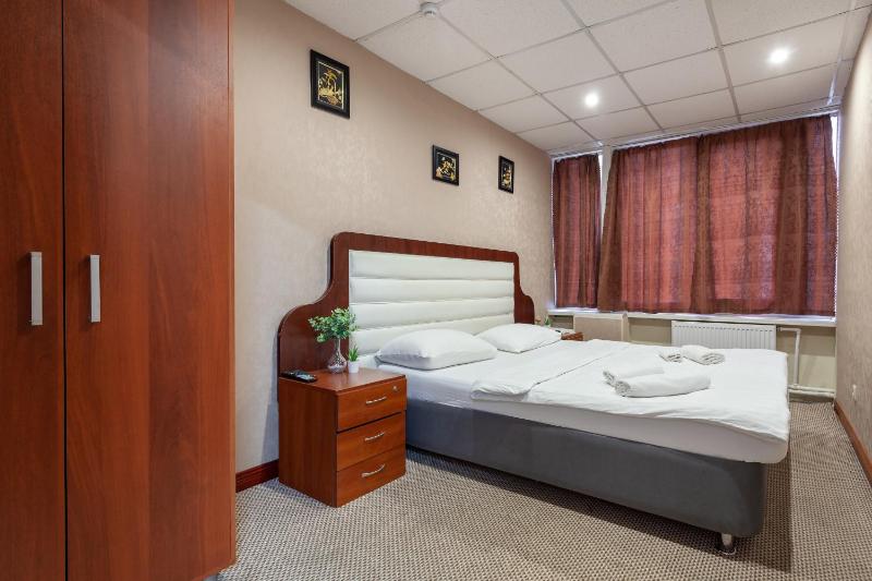 Standard Double Room image 3