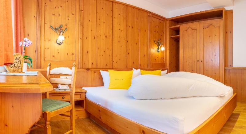 Small Double Room with Balcony image 4