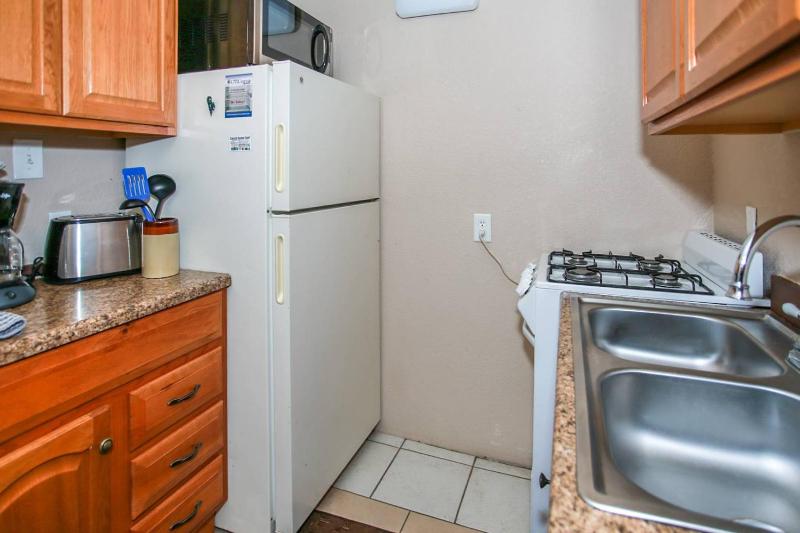 One-Bedroom Apartment image 2