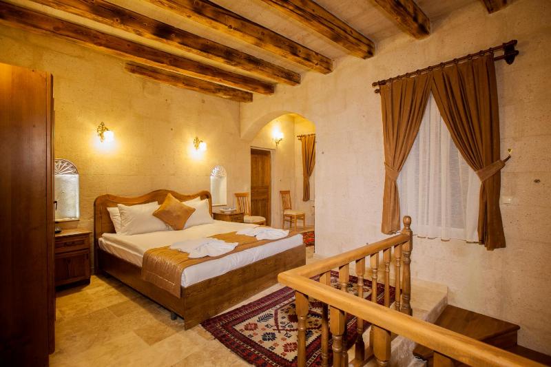 Deluxe Double Room image 3