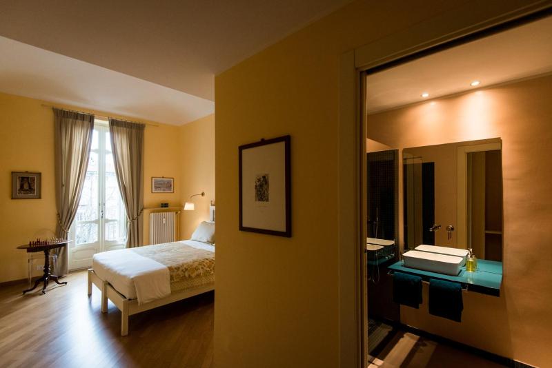 Standard Double Room image 4