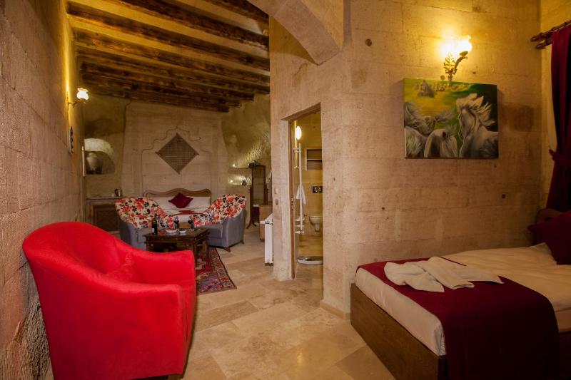 Deluxe Suite image 4