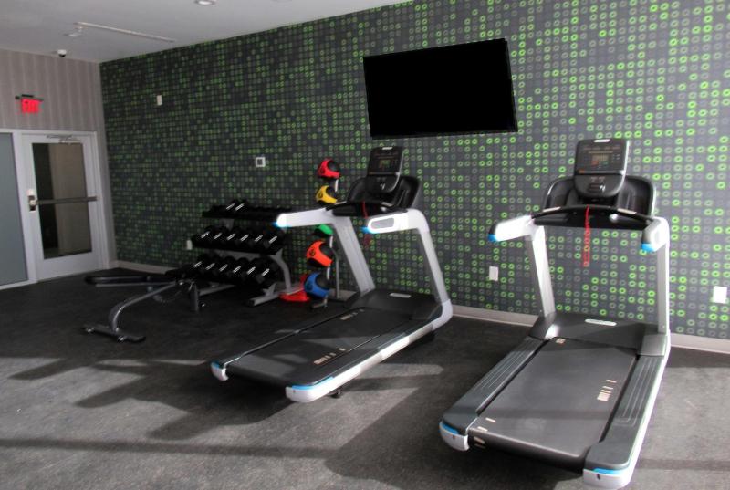 La Quinta Inn & Suites by Wyndham Dallas/Fairpark - image 38