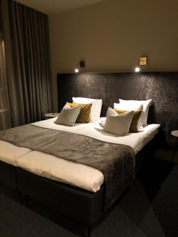 Double Room image 3