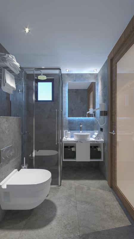 Double or Twin Room with Sea View image 3