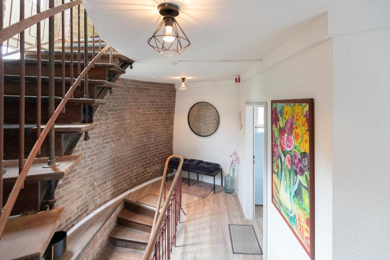 Apartment - Split Level image 3