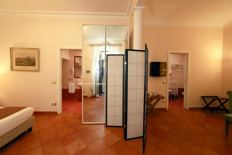 Comfort Triple Room image 3