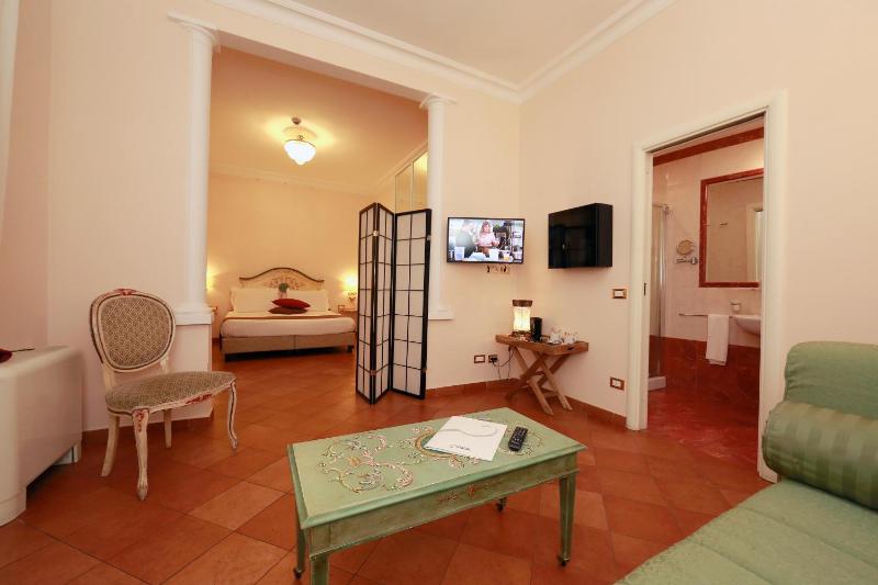 Comfort Triple Room image 4