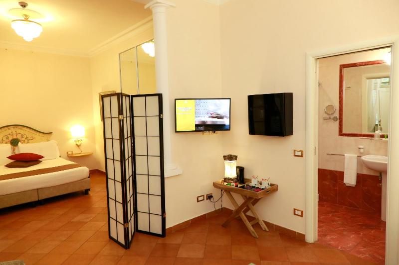 Comfort Triple Room image 2