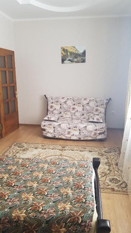 One-Bedroom Apartment image 3