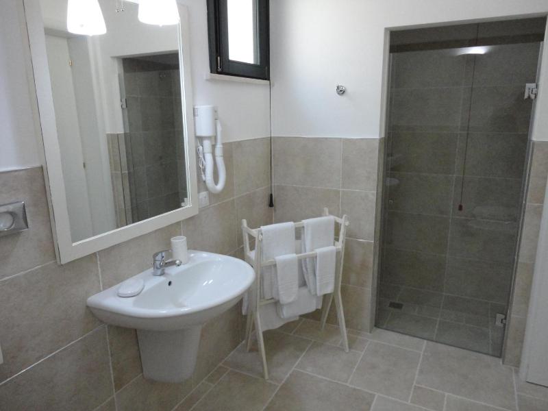 Quadruple Room image 3
