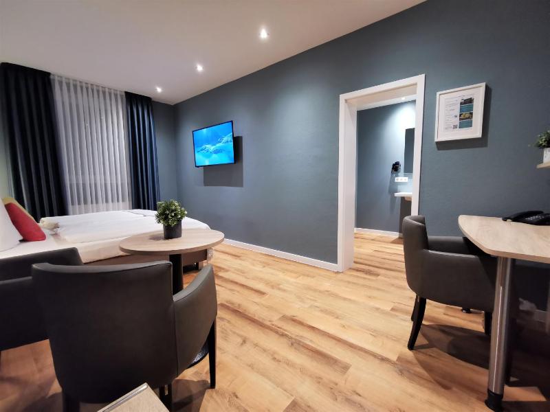 Double or Twin Room image 2