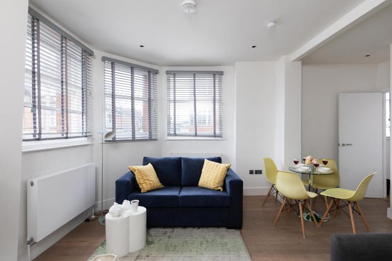 Superior Apartment image 3
