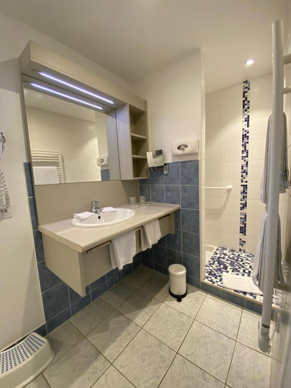 Double Room image 2