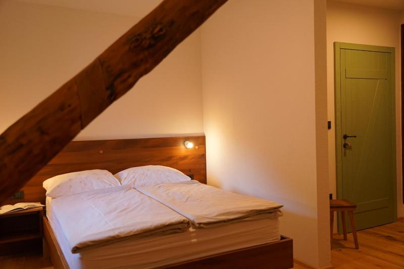 Economy Double Room - Attic image 3