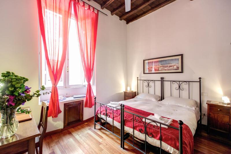 Double Room image 3