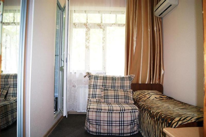 Economy Single Room with Extra Bed image 2