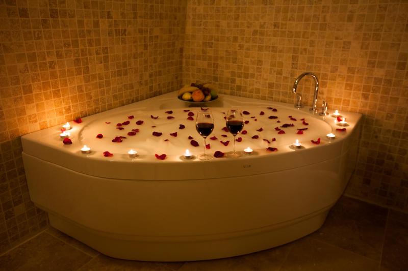 Deluxe Family Suite image 2