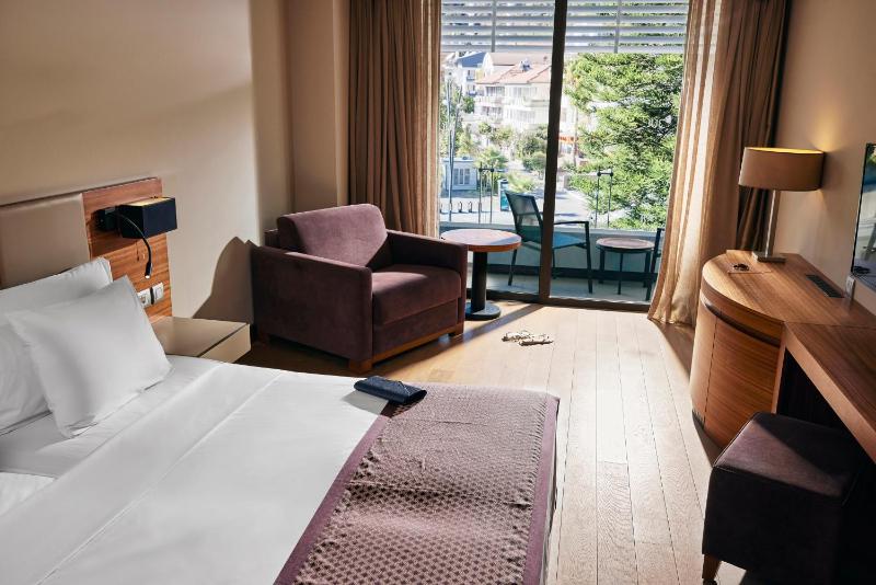 Standard Double Room Land View image 1