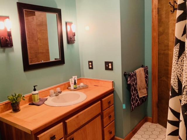 Three-Bedroom Townhouse image 4