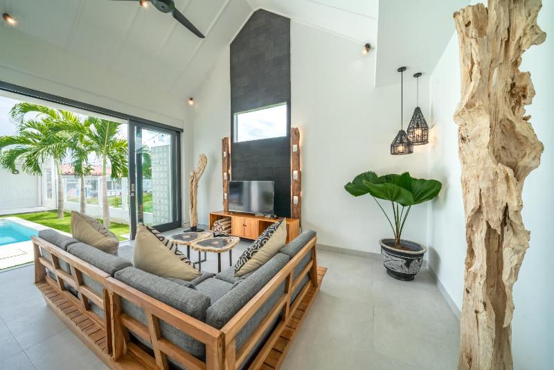 Villa Isyan - 3 bdr - Canggu - Best location - image 11