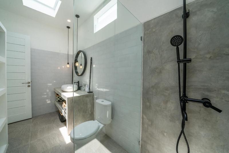 Villa Isyan - 3 bdr - Canggu - Best location - image 3