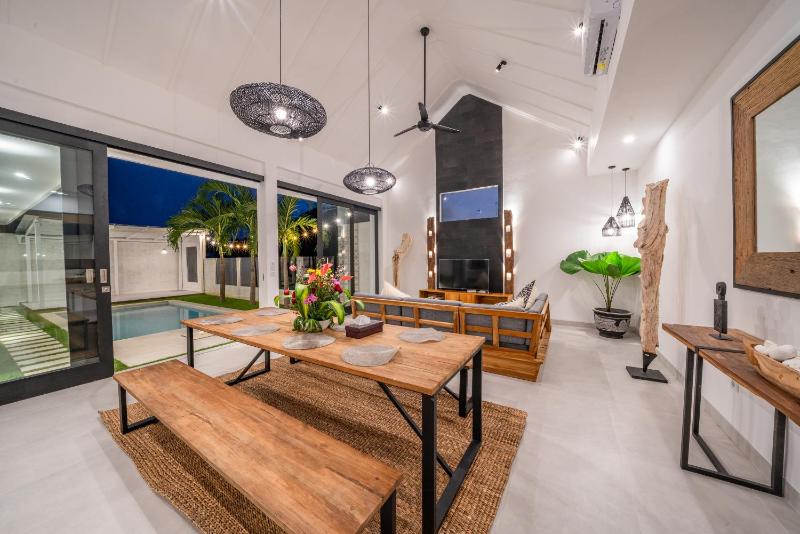 Villa Isyan - 3 bdr - Canggu - Best location - image 12