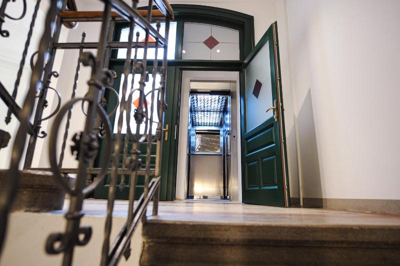 Apart No 6 - image 7