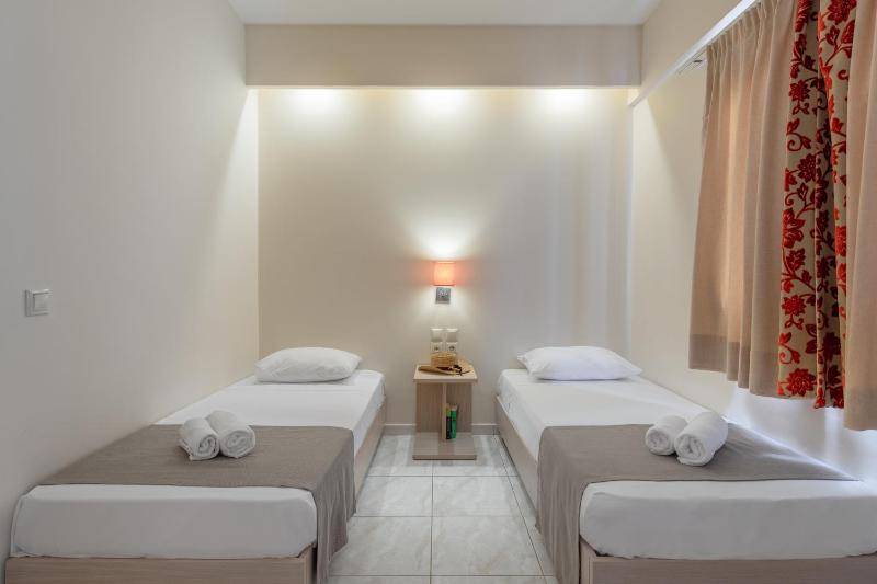 Family Two Bedroom Room with Garden View image 4