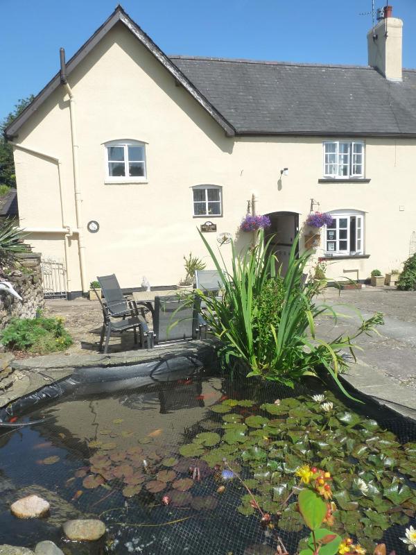 Oakenholt Farm Bed and Breakfast - image 27