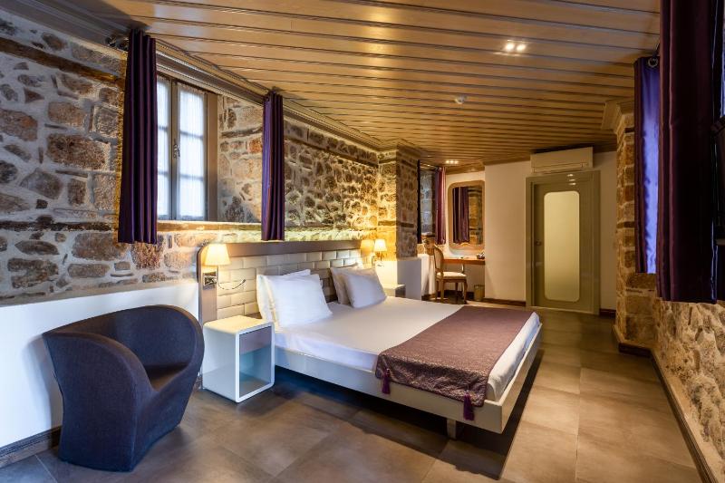 Standard Triple Room image 1