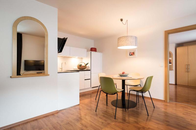 One-Bedroom Apartment image 4