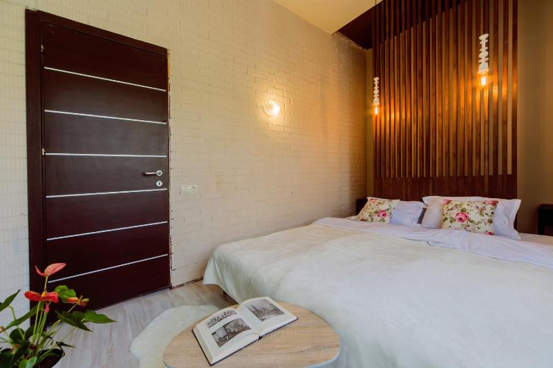 Triple Room with Private Bathroom image 1