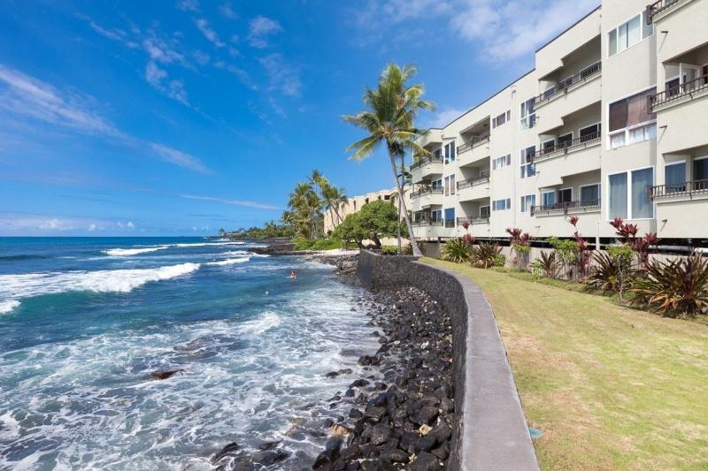 Banyan Tree 403C by Casago Kona - On the Pacific - image 17
