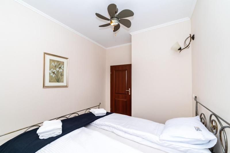 Beige - Neptun Park by OneApartments - image 7